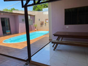 Casa c/ piscina e edícula